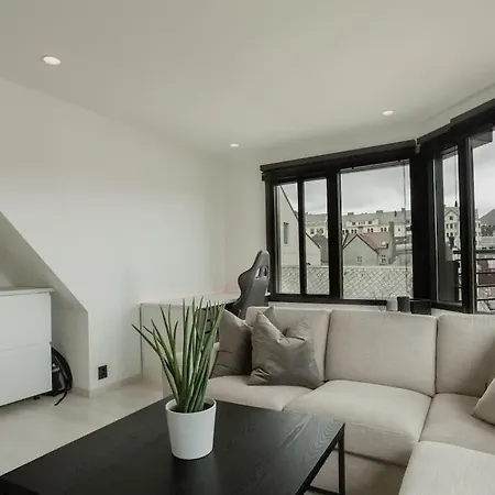 Penthouse 250m From Citycenter I Privat Balcony Apartamento *